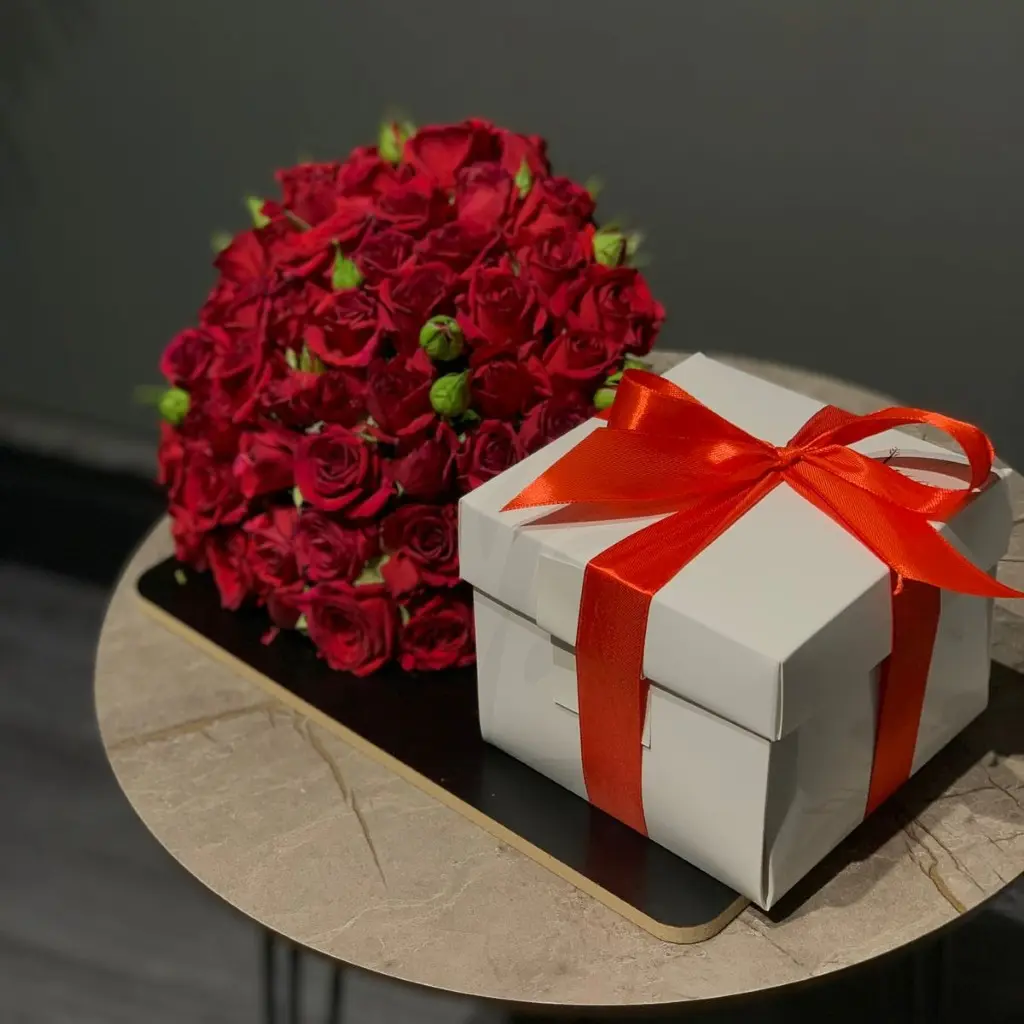 Cake & Roses